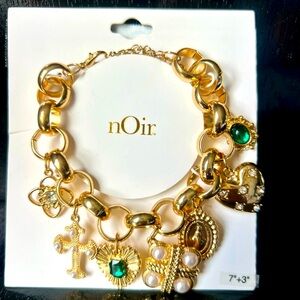BRAND 🆕 w/tags Gold Charm Bracelet